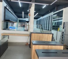 Net Haus bilgisayar mağaza dekorasyon